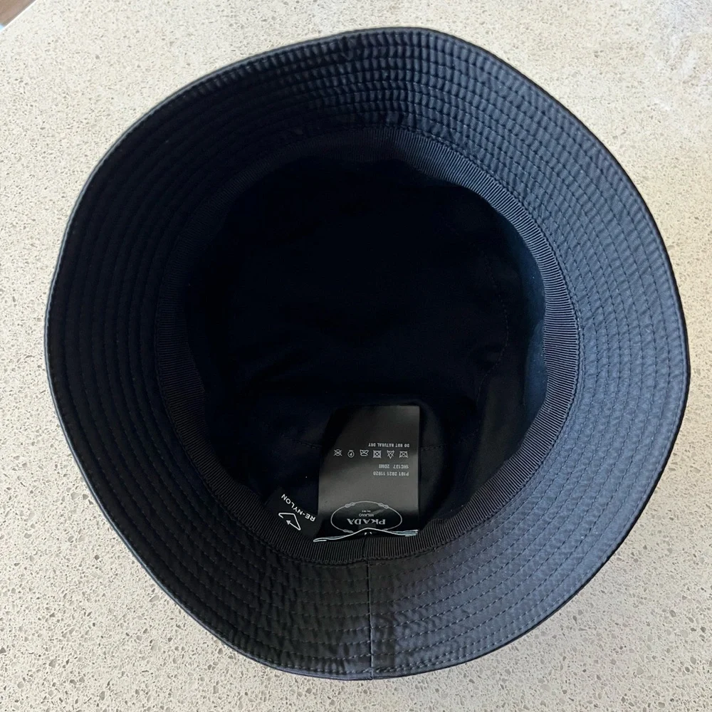 PRADA Bucket Hat Re-Nylon Black - Size Medium - 💯 AUTHENTIC - Picture 3 of 5